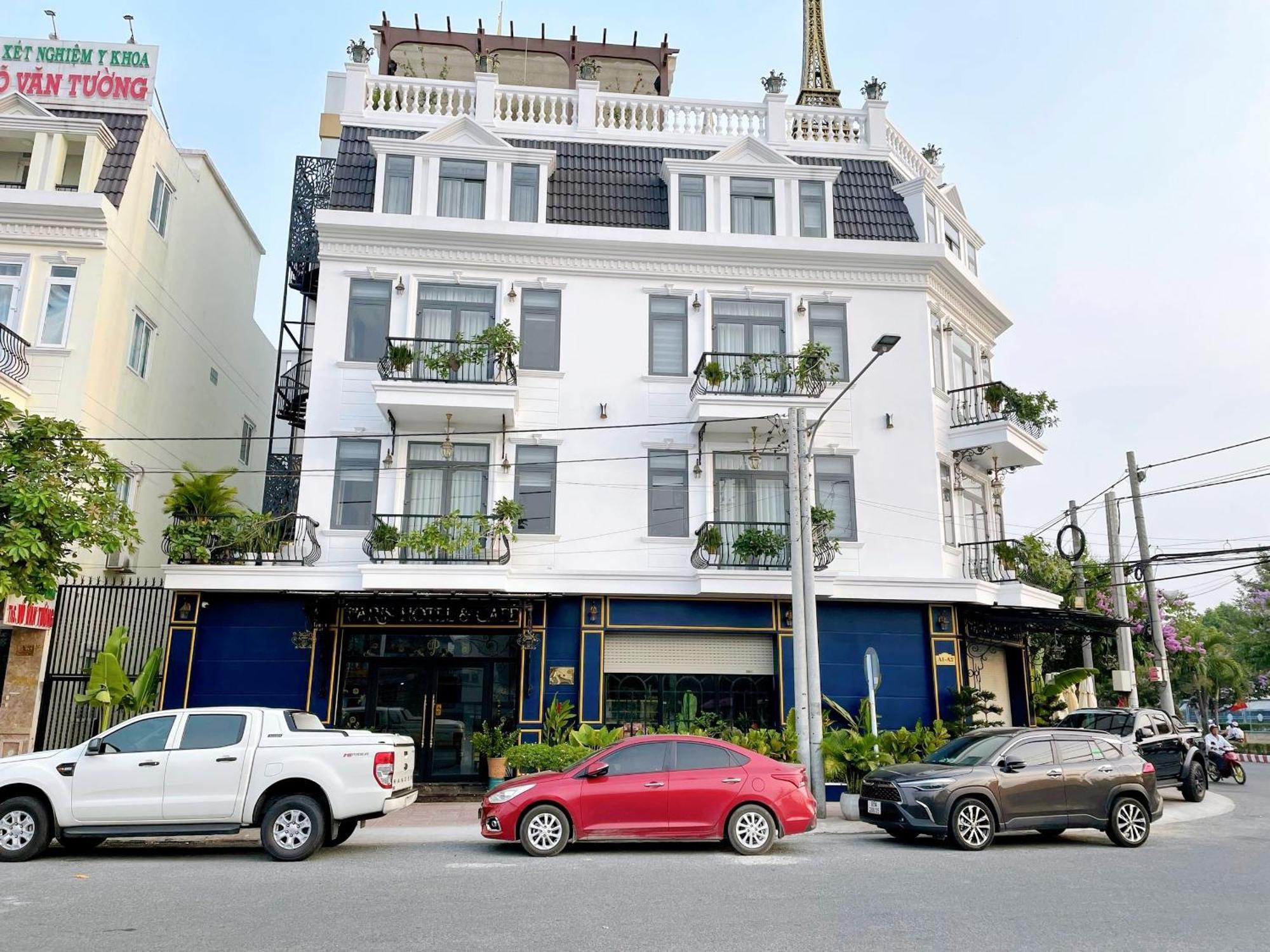Paris Hotel & Cafe Vĩnh Long Екстериор снимка