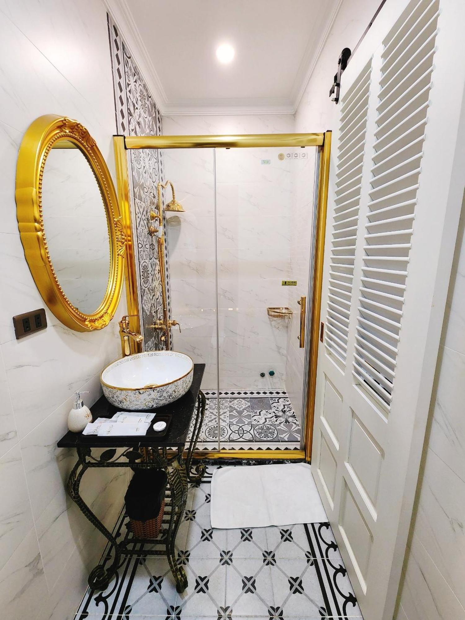 Paris Hotel & Cafe Vĩnh Long Екстериор снимка