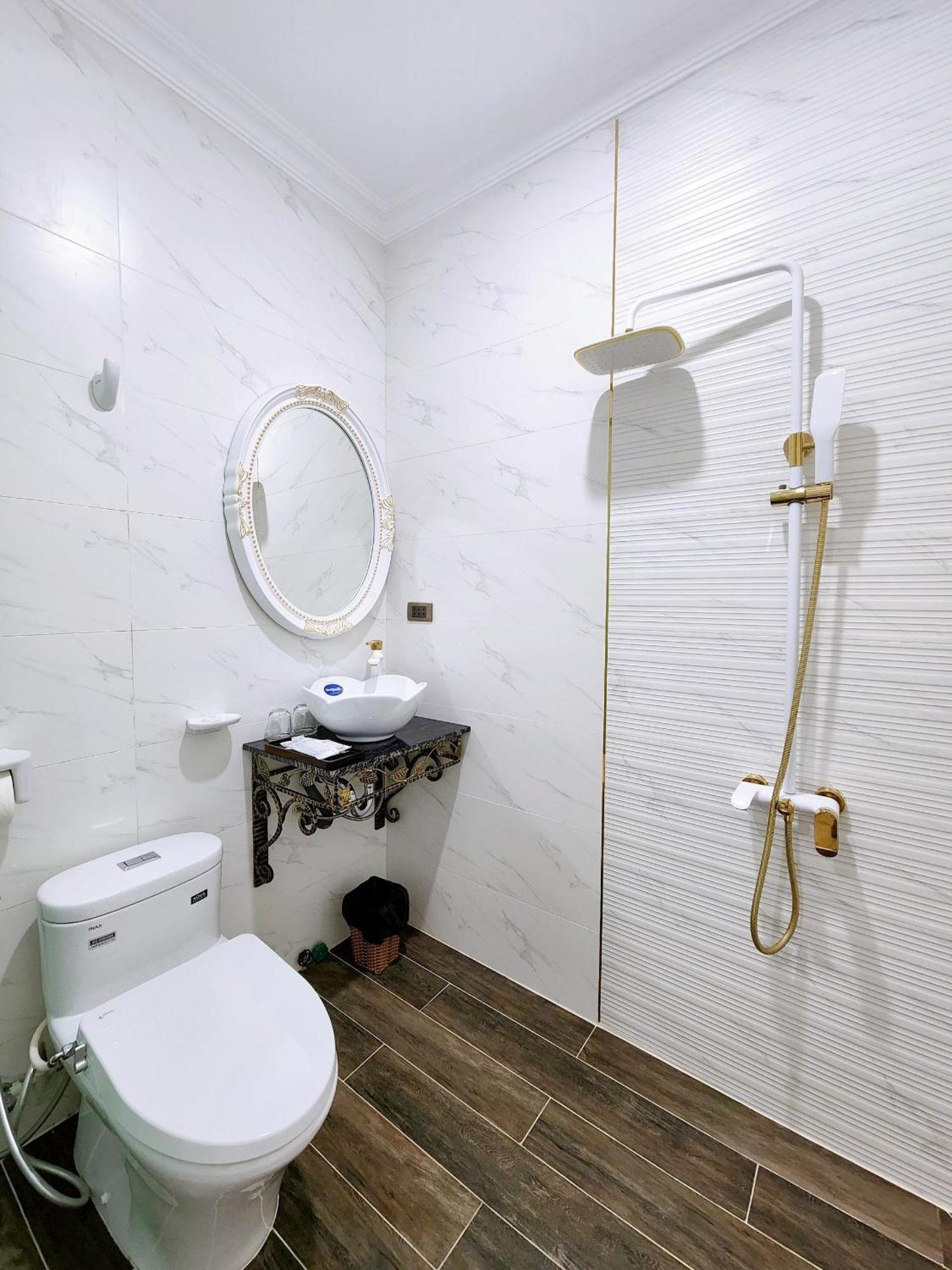 Paris Hotel & Cafe Vĩnh Long Екстериор снимка